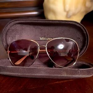 Tom Ford aviator sunglasses.minor scratch on lens
